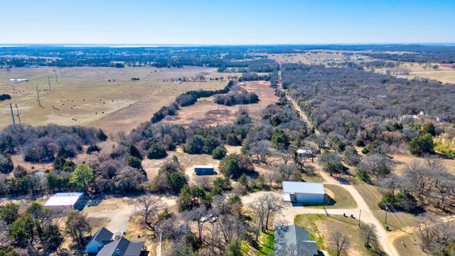374 Hideaway Lane, Valley View, TX 76272