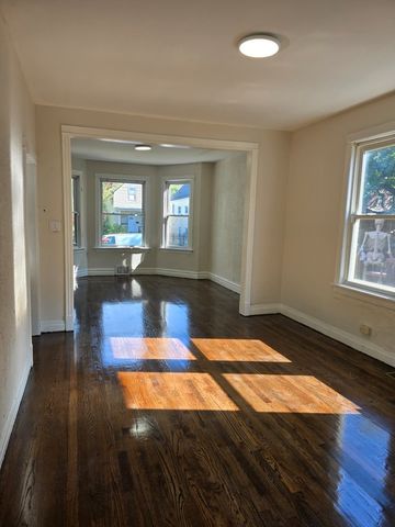 5740 S Elizabeth Street, Chicago, IL 60636