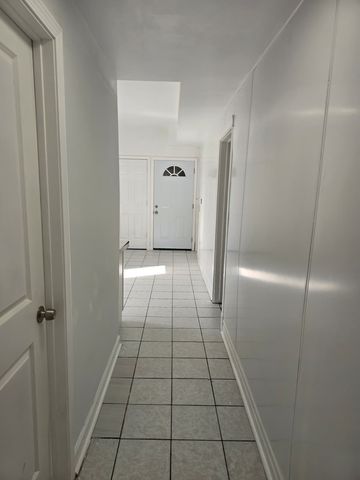 5740 S Elizabeth Street, Chicago, IL 60636