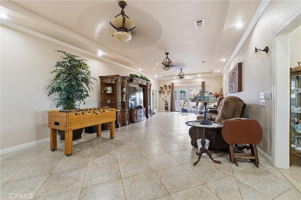 Image 25 of property listing at 5801 Hacienda Ranch, Palmdale, CA 93551