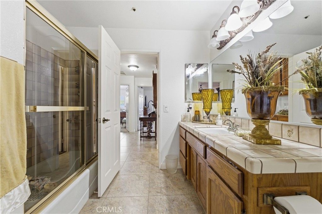 Image 27 of property listing at 5801 Hacienda Ranch, Palmdale, CA 93551