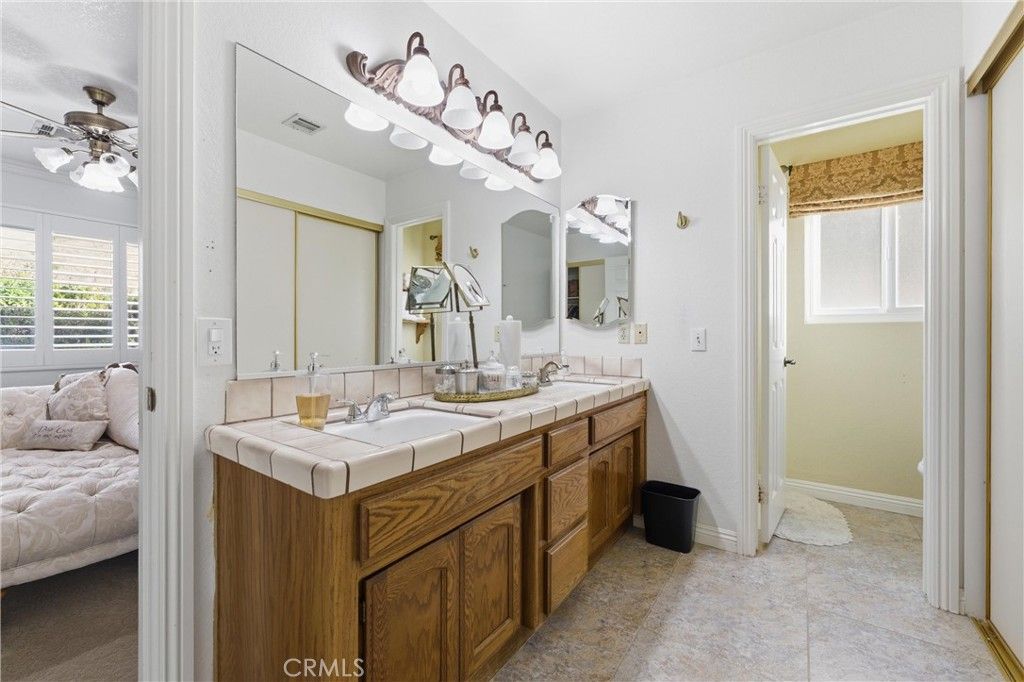 Image 28 of property listing at 5801 Hacienda Ranch, Palmdale, CA 93551