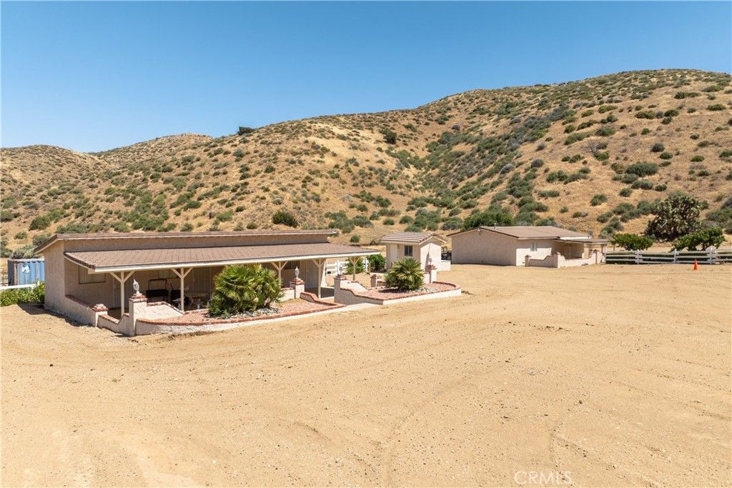 Image 37 of property listing at 5801 Hacienda Ranch, Palmdale, CA 93551
