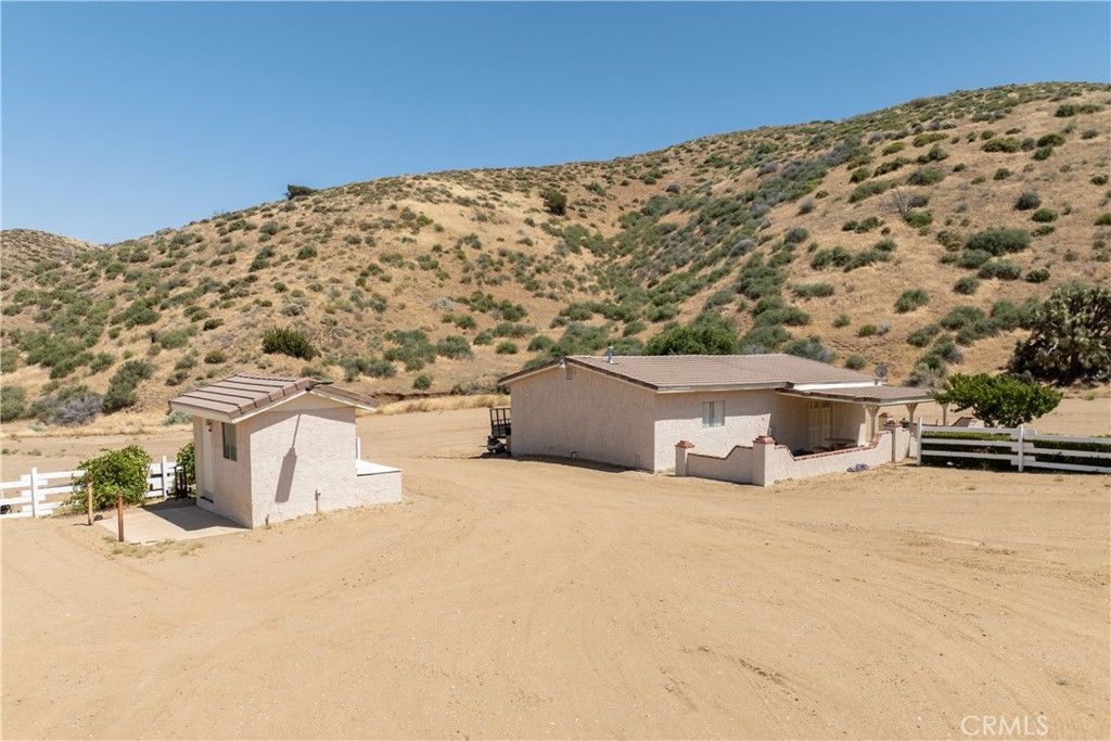 Image 39 of property listing at 5801 Hacienda Ranch, Palmdale, CA 93551