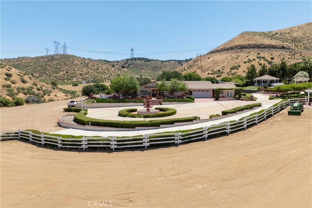 Image 41 of property listing at 5801 Hacienda Ranch, Palmdale, CA 93551