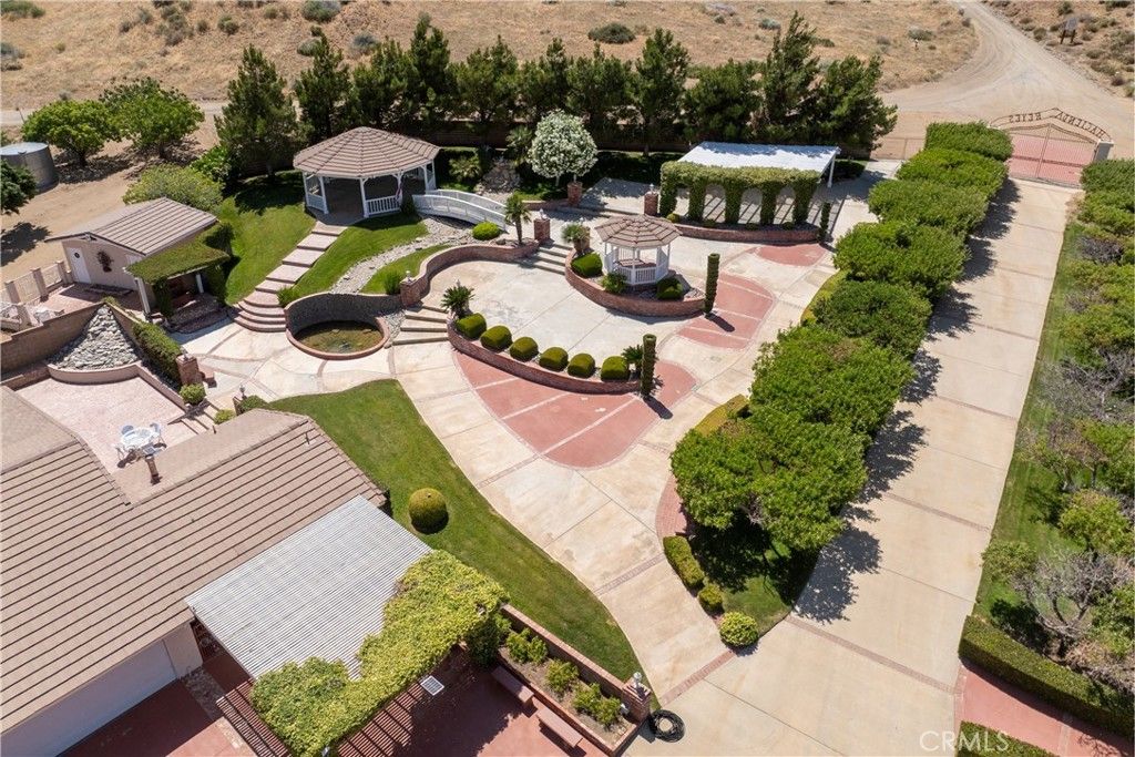 Image 42 of property listing at 5801 Hacienda Ranch, Palmdale, CA 93551