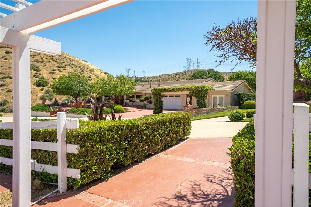 Image 44 of property listing at 5801 Hacienda Ranch, Palmdale, CA 93551