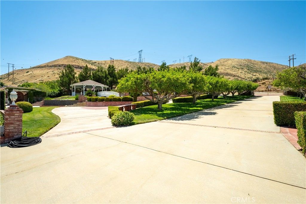 Image 45 of property listing at 5801 Hacienda Ranch, Palmdale, CA 93551