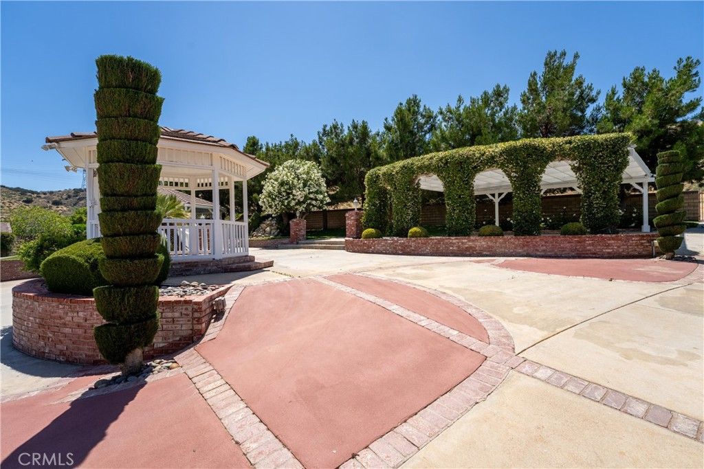 Image 50 of property listing at 5801 Hacienda Ranch, Palmdale, CA 93551