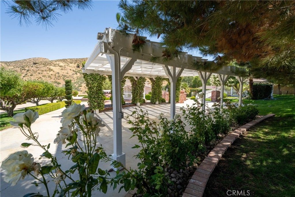 Image 51 of property listing at 5801 Hacienda Ranch, Palmdale, CA 93551
