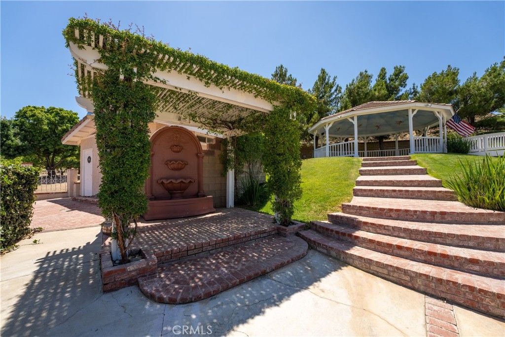 Image 55 of property listing at 5801 Hacienda Ranch, Palmdale, CA 93551