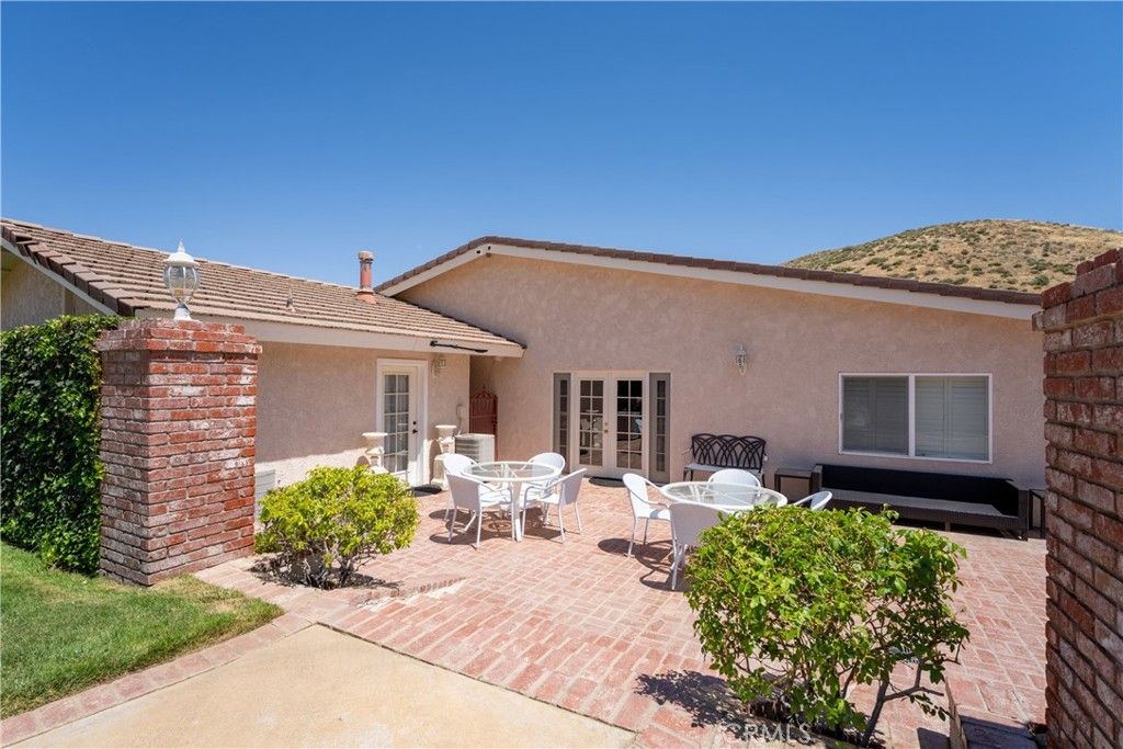 Image 57 of property listing at 5801 Hacienda Ranch, Palmdale, CA 93551