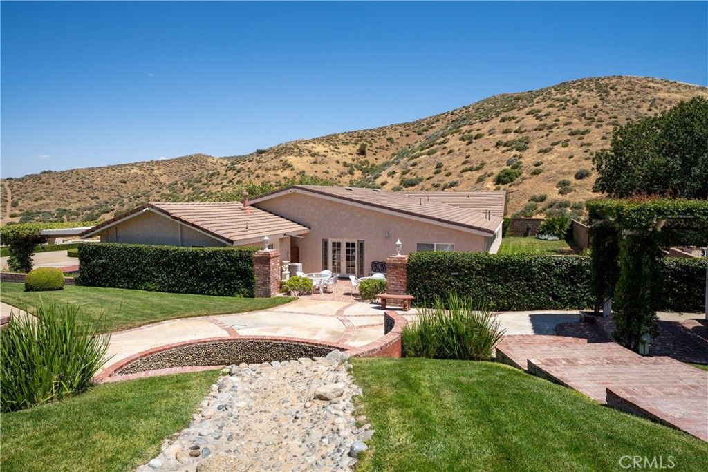 Image 59 of property listing at 5801 Hacienda Ranch, Palmdale, CA 93551