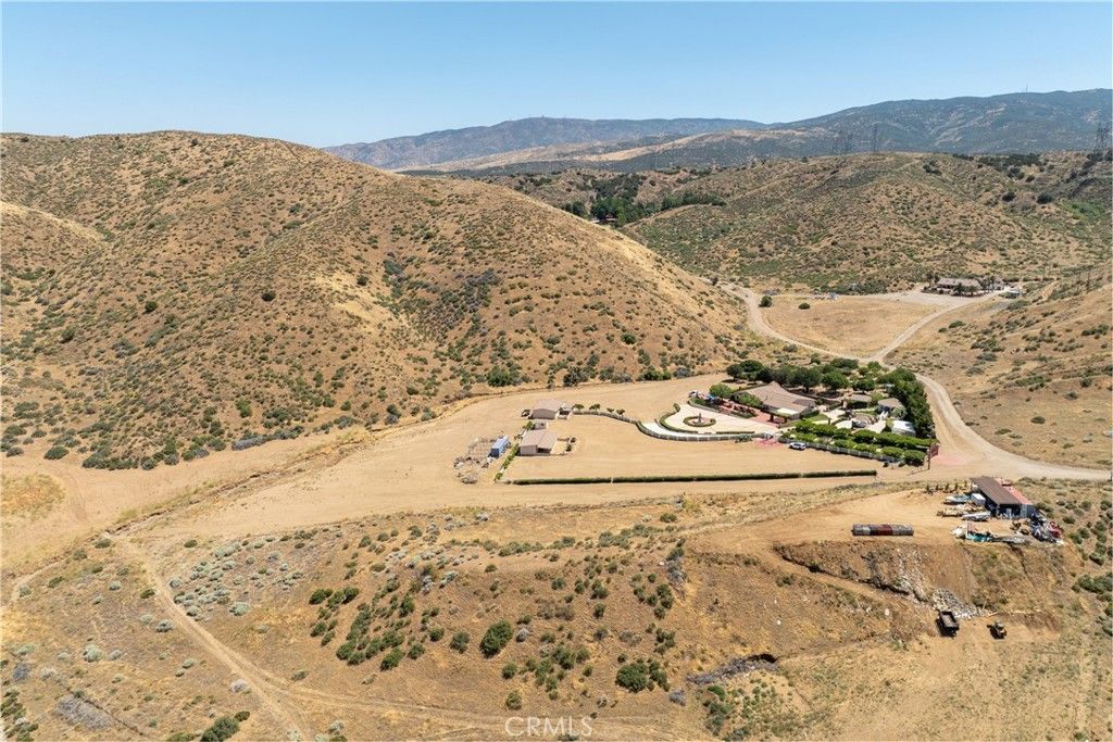 Image 61 of property listing at 5801 Hacienda Ranch, Palmdale, CA 93551