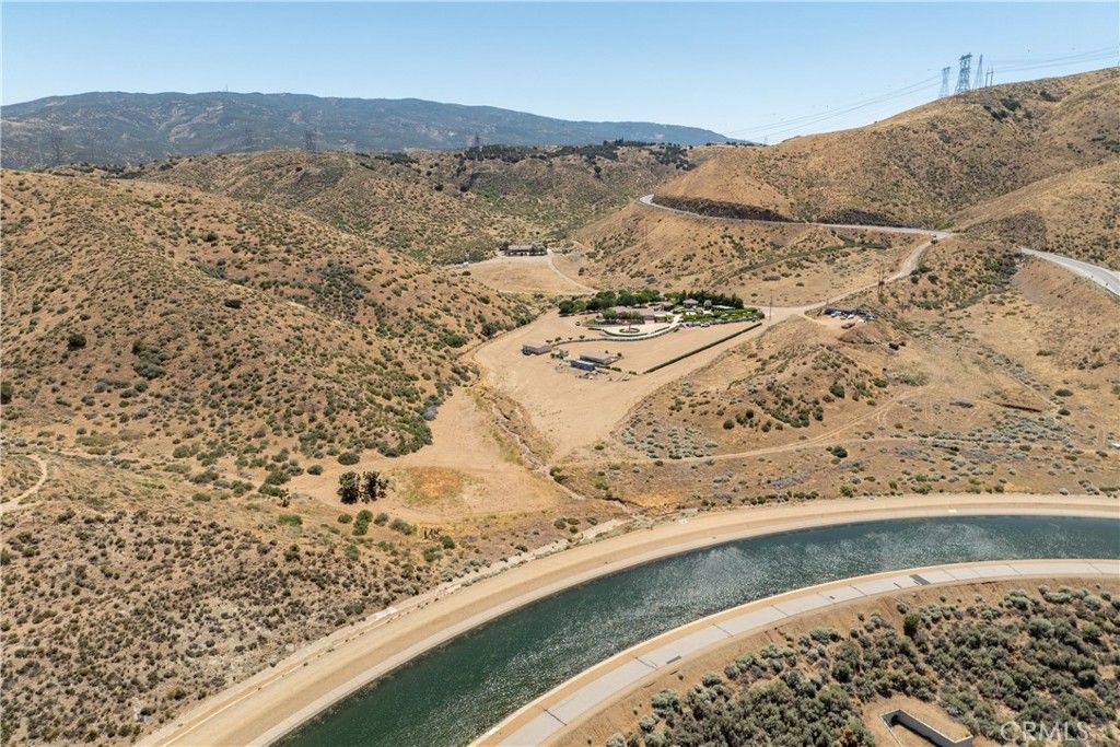 Image 63 of property listing at 5801 Hacienda Ranch, Palmdale, CA 93551