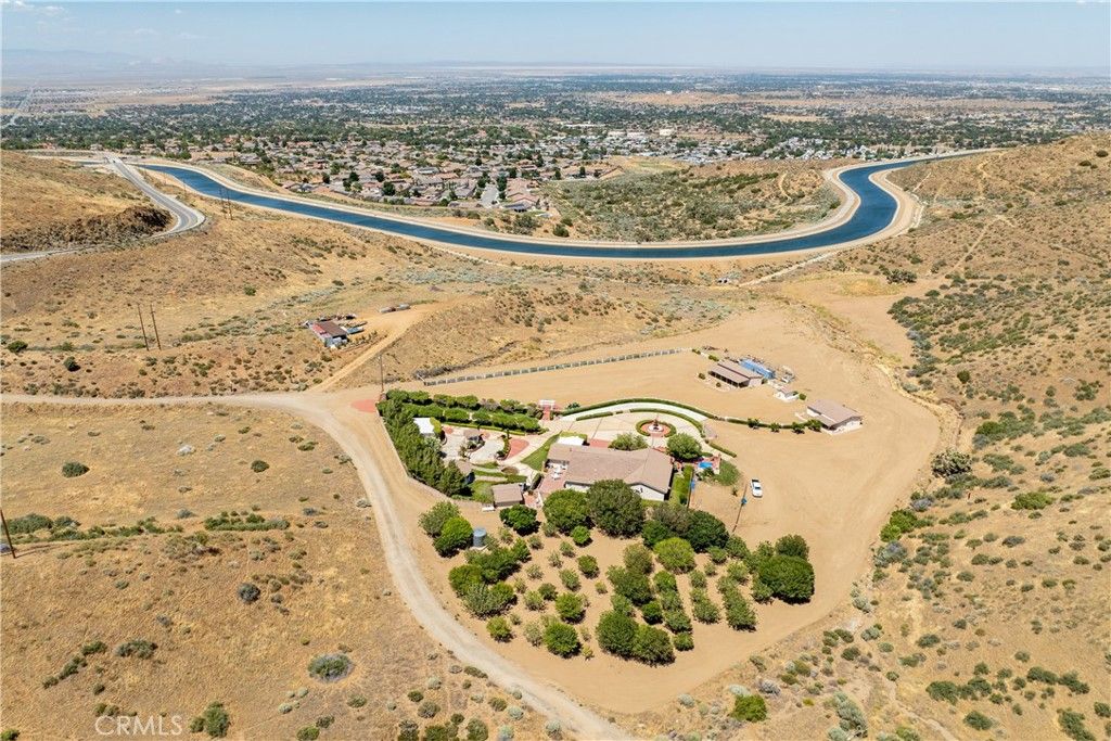 Image 65 of property listing at 5801 Hacienda Ranch, Palmdale, CA 93551