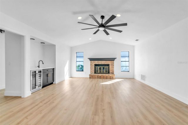 1110 WOODCREST AVENUE, Safety Harbor, FL 34695