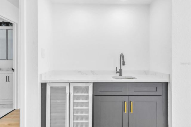 1110 WOODCREST AVENUE, Safety Harbor, FL 34695