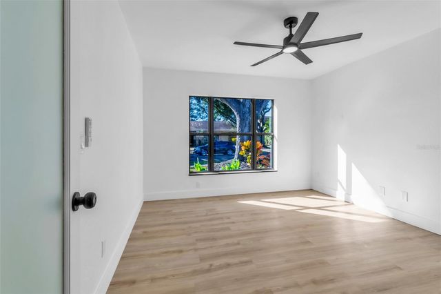 1110 WOODCREST AVENUE, Safety Harbor, FL 34695