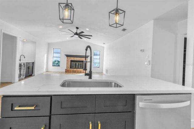 1110 WOODCREST AVENUE, Safety Harbor, FL 34695