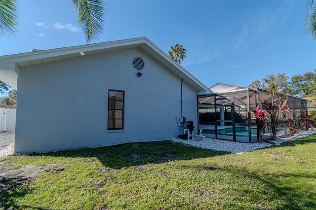 1110 WOODCREST AVENUE, Safety Harbor, FL 34695