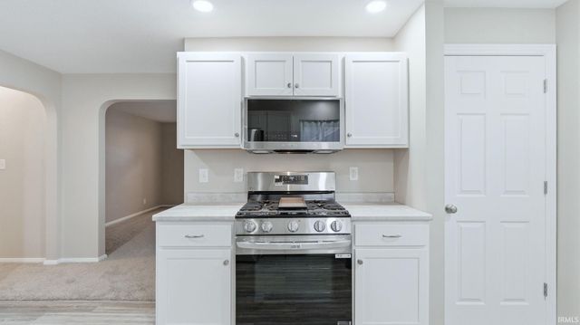 2222 Opechee Way, Fort Wayne, IN 46809