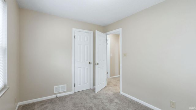 2222 Opechee Way, Fort Wayne, IN 46809