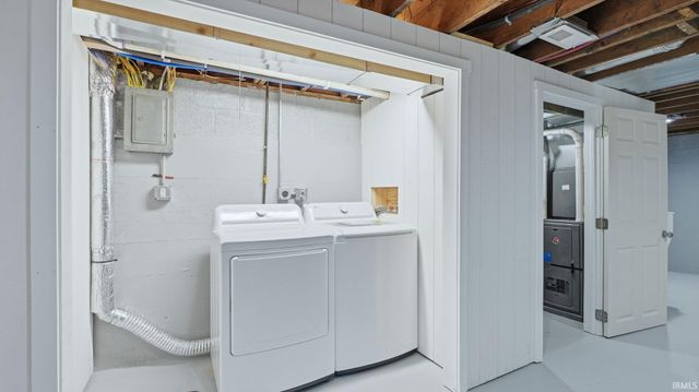 2222 Opechee Way, Fort Wayne, IN 46809