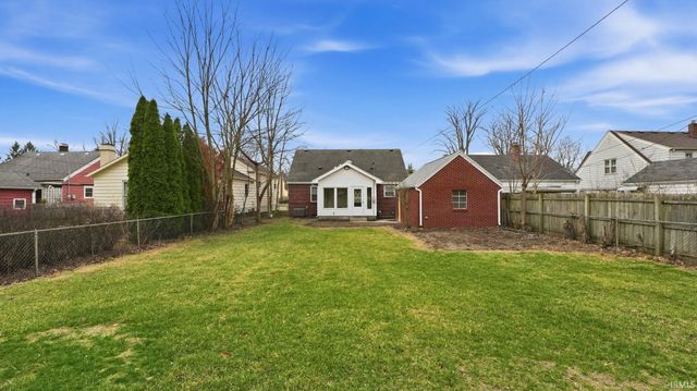 2222 Opechee Way, Fort Wayne, IN 46809