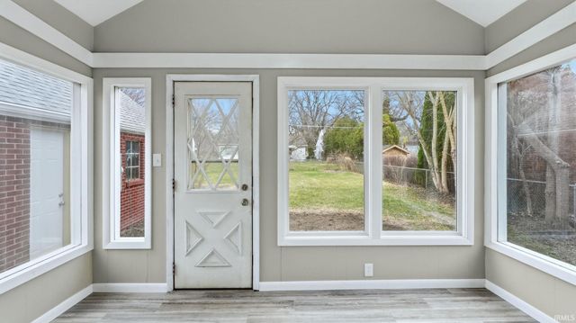 2222 Opechee Way, Fort Wayne, IN 46809