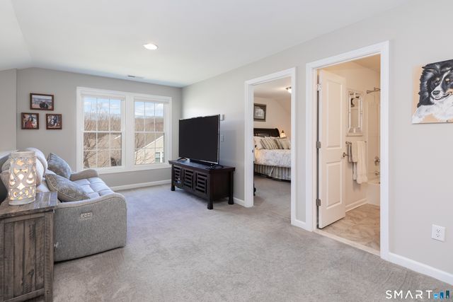 1077 Augusta Drive 1077, Oxford, CT 06478