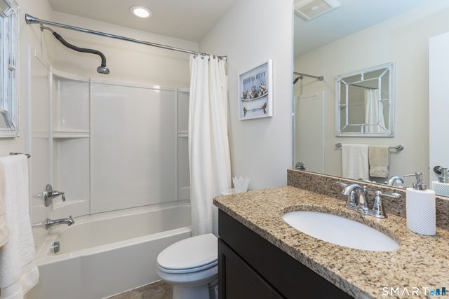 1077 Augusta Drive 1077, Oxford, CT 06478