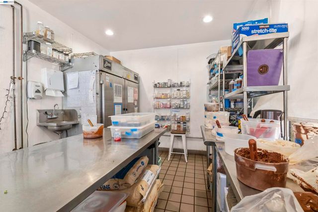 745 5Th St, Oakland, CA 94607