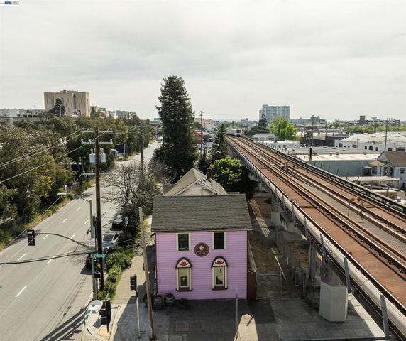 745 5Th St, Oakland, CA 94607