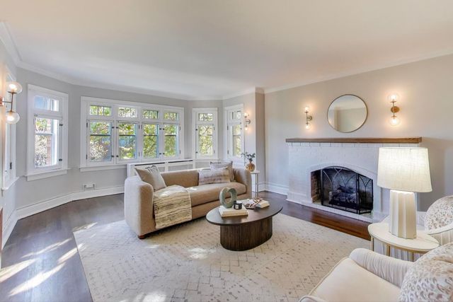 1628 W Columbia Avenue 3, Chicago, IL 60626