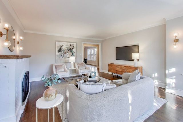 1628 W Columbia Avenue 3, Chicago, IL 60626