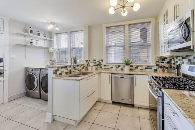 1628 W Columbia Avenue 3, Chicago, IL 60626