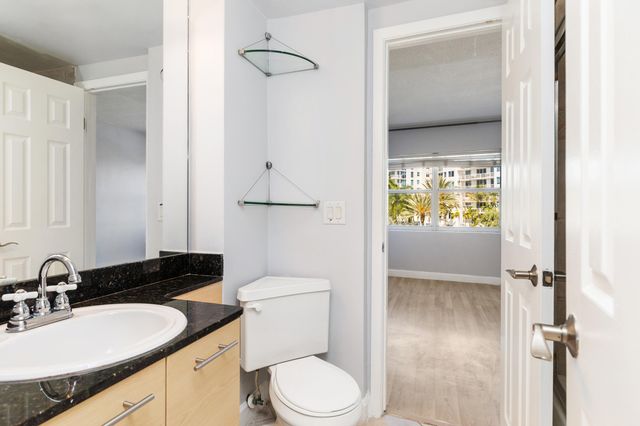 3250 NE 28th Street 404, Fort Lauderdale, FL 33308