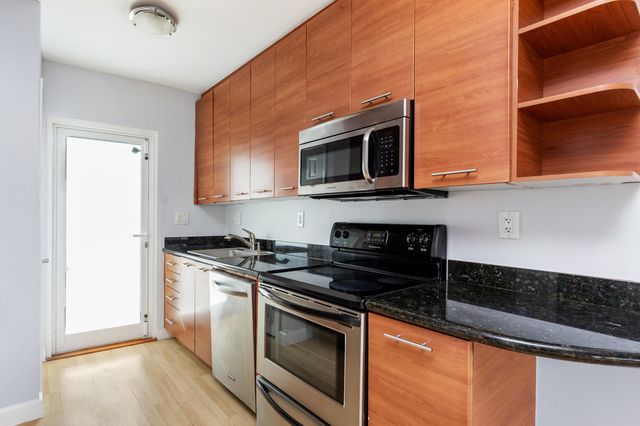 3250 NE 28th Street 404, Fort Lauderdale, FL 33308