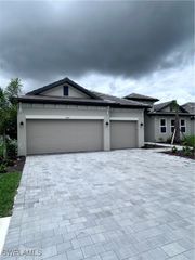 11017 Hanging Vine DR, Fort Myers, FL 33913
