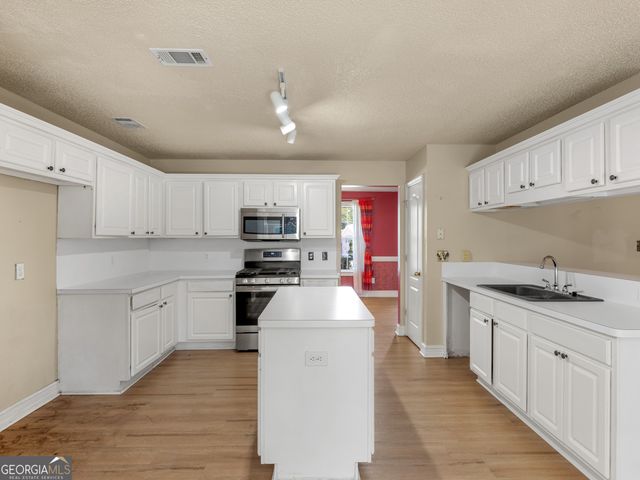 236 HUNTING Court, Jonesboro, GA 30236