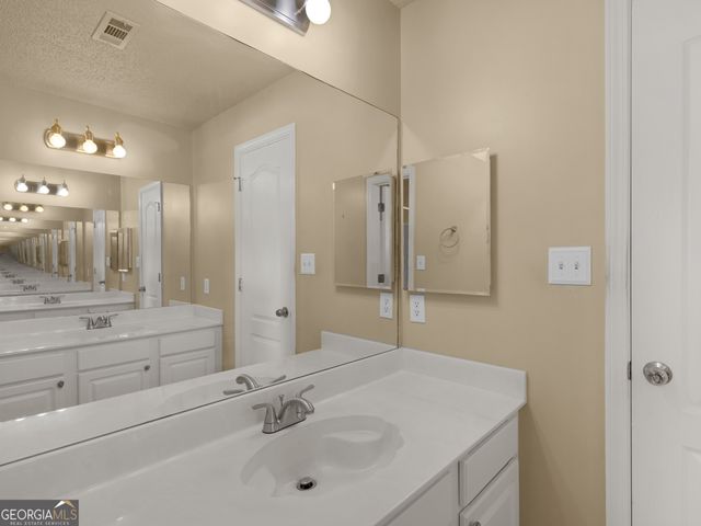 236 HUNTING Court, Jonesboro, GA 30236