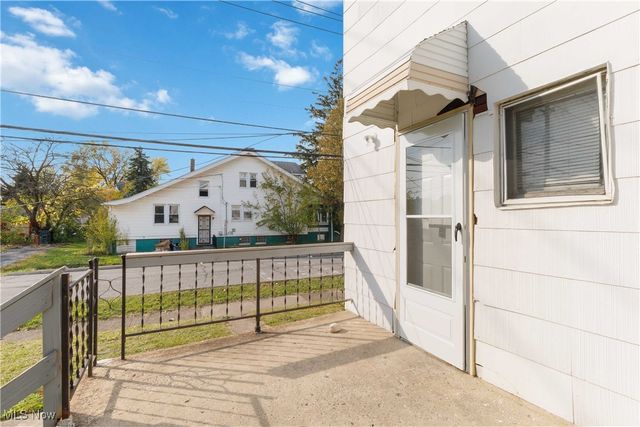 13604 Maplerow Avenue, Garfield Heights, OH 44105