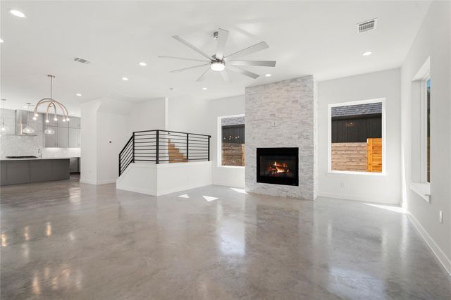 11009 Fourth ST, Jonestown, TX 78645