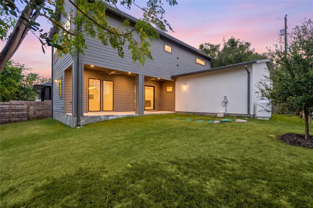 11009 Fourth ST, Jonestown, TX 78645