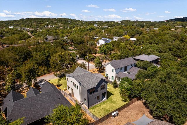 11009 Fourth ST, Jonestown, TX 78645