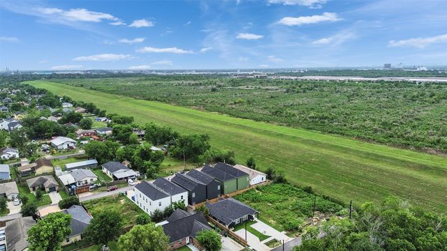 9707 Cargill Street A-B, Houston, TX 77029