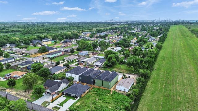 9707 Cargill Street A-B, Houston, TX 77029
