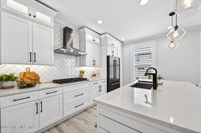 1818 2ND Street N, Jacksonville Beach, FL 32250
