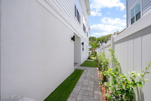 1818 2ND Street N, Jacksonville Beach, FL 32250